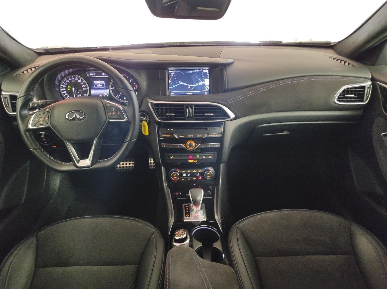 INFINITI Q30 2.2 D  SPORT 170CV 24 