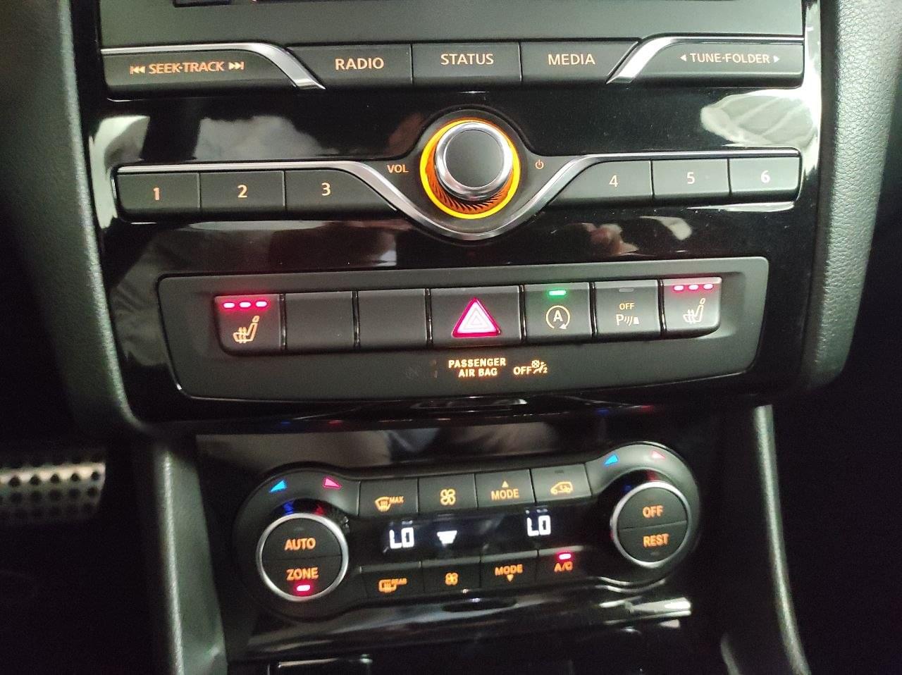 INFINITI Q30 2.2 D  SPORT 170CV 27 