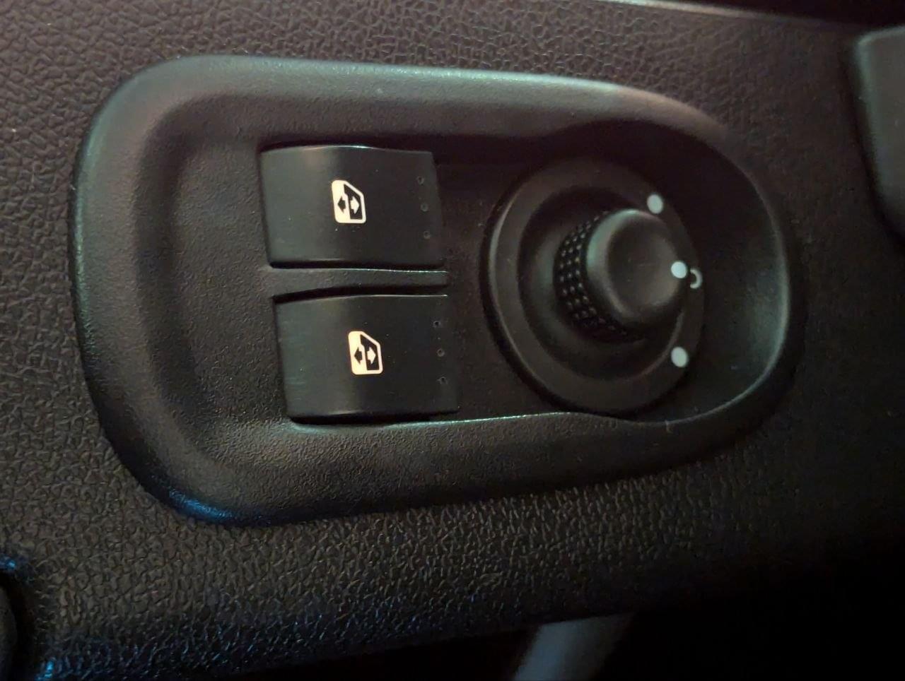 RENAULT MASTER 2.3 DCI 130CV L3 CAJA ABIERTA CON PLUMA 33 