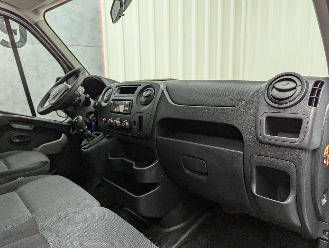 RENAULT MASTER 2.3 DCI 130CV L3 CAJA ABIERTA CON PLUMA 21 