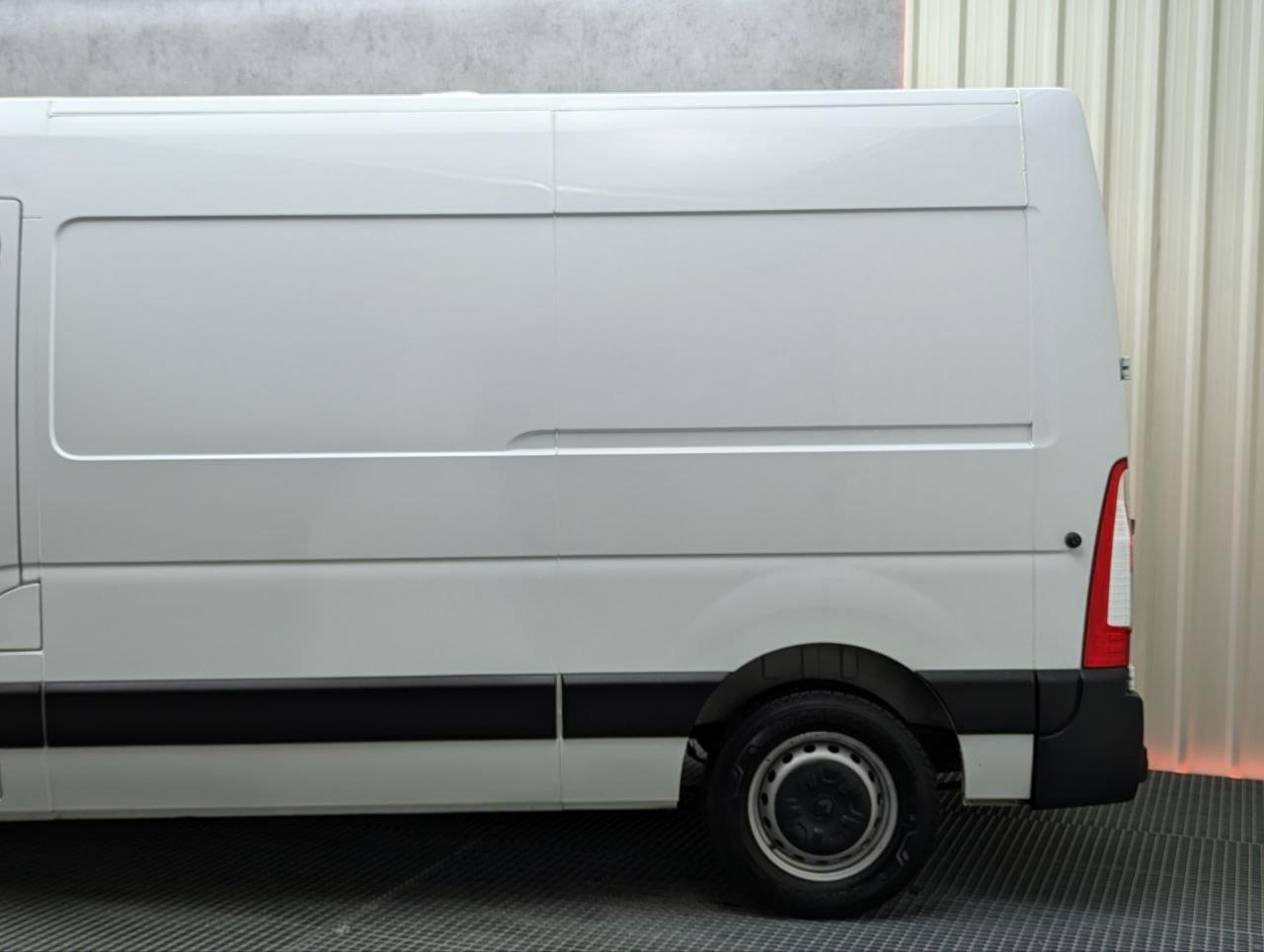 RENAULT MASTER FURGON 2.3 DCI 135CV L2H2 8 