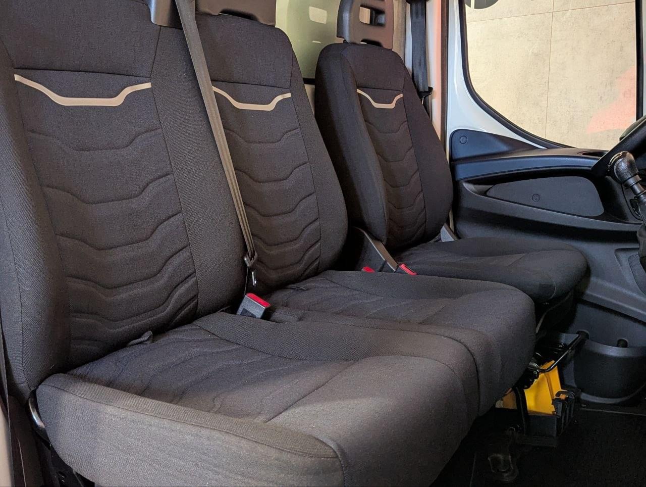 IVECO 35C14 2.3 136CV CARROZADO CON PLATAFORMA 22 