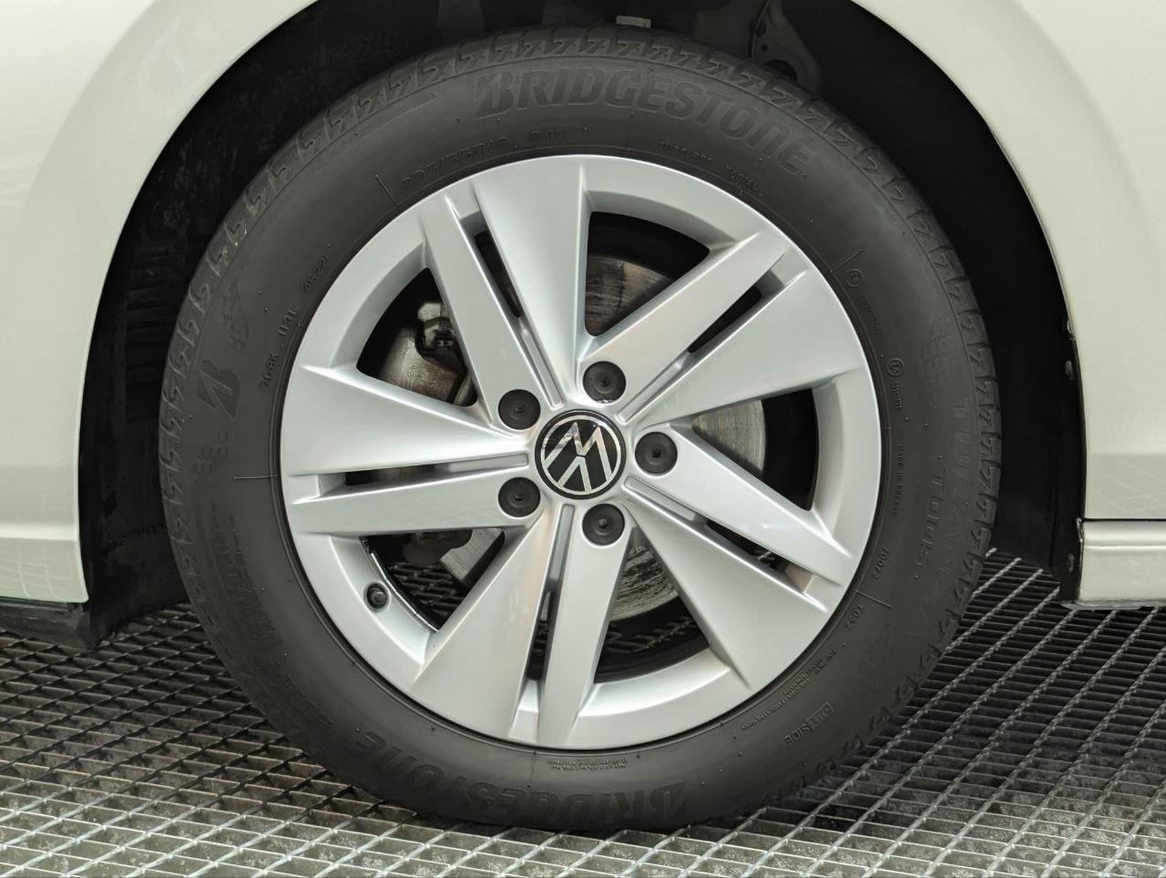 VOLKSWAGEN GOLF LIFE 2.0TDI 115CV 9 