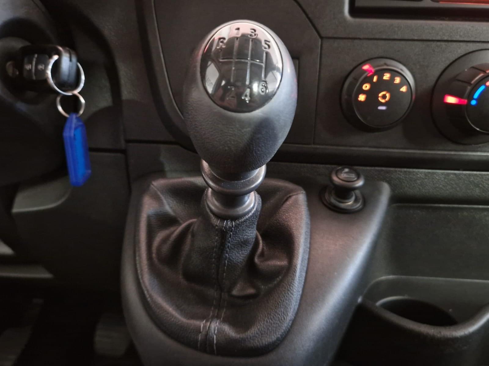 RENAULT MASTER 2.3 DCI 125CV CAJA ABIERTA DOBLE CABINA 25 