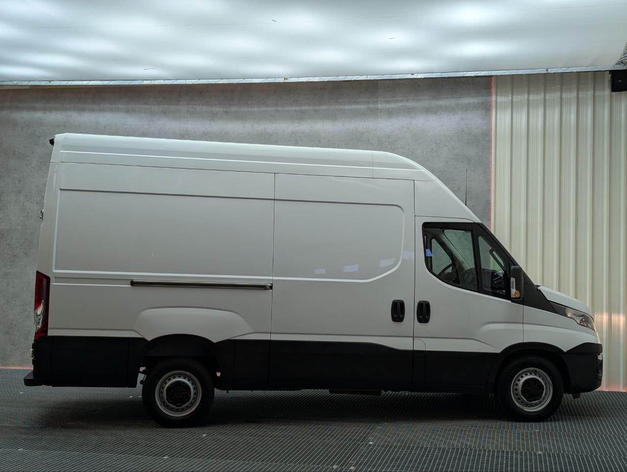 IVECO DAILY 2.3 MJET 35S16 L3H3 160CV AUT 14 