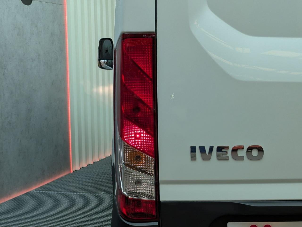 IVECO DAILY 2.3 MJET 35S16 L3H3 160CV AUT 15 