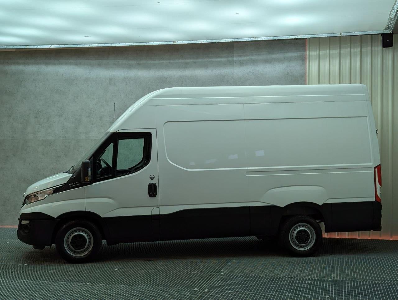 IVECO DAILY 2.3 MJET 35S16 L3H3 160CV AUT 4 