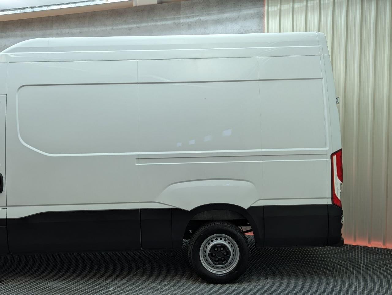 IVECO DAILY 2.3 MJET 35S16 L3H3 160CV AUT 7 