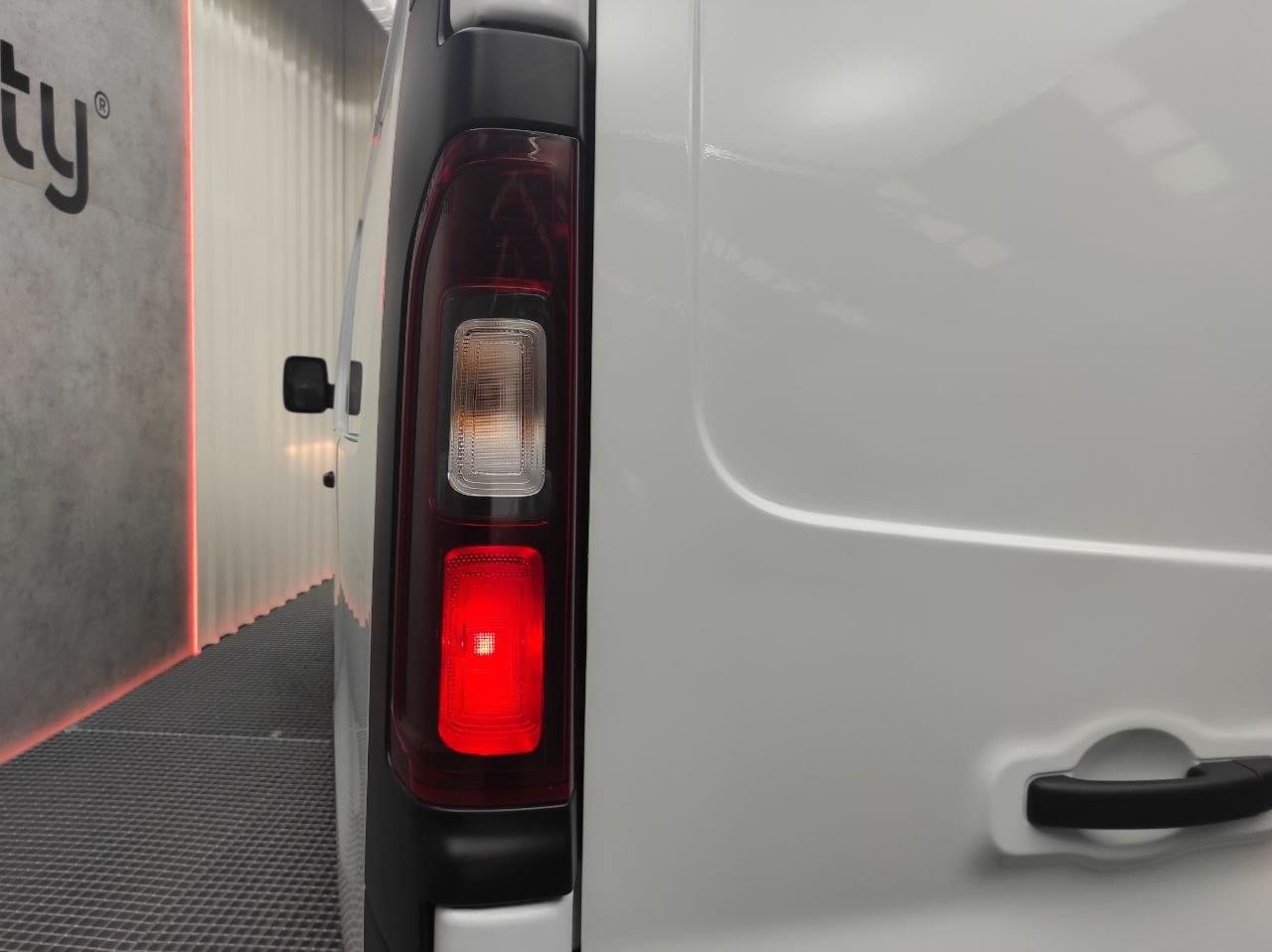 RENAULT TRAFIC 1.6 DCI 120CV L1H1 18 