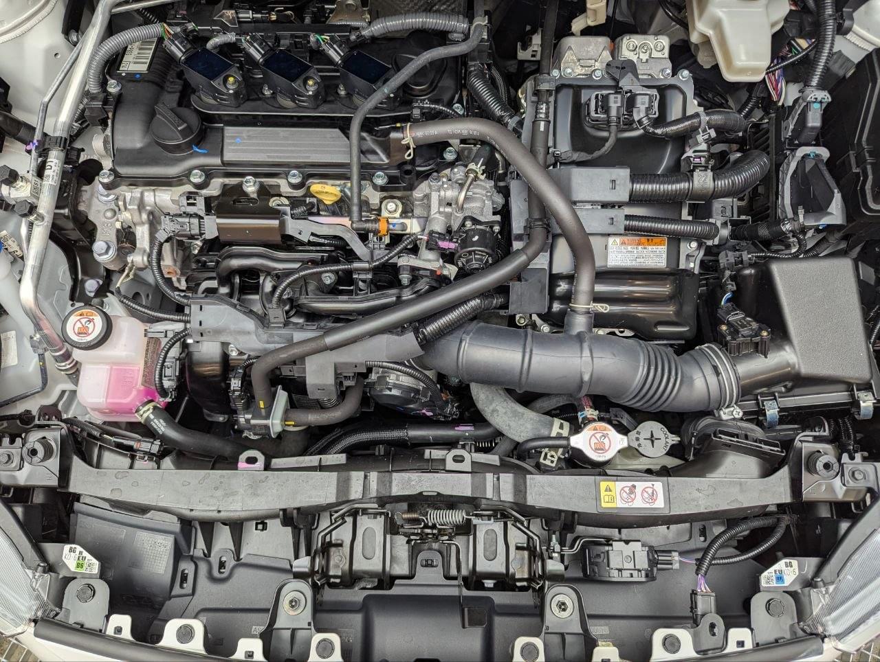 TOYOTA YARIS HIBRIDO 120H E-CVT 5P BUSINESS PLUS 13 