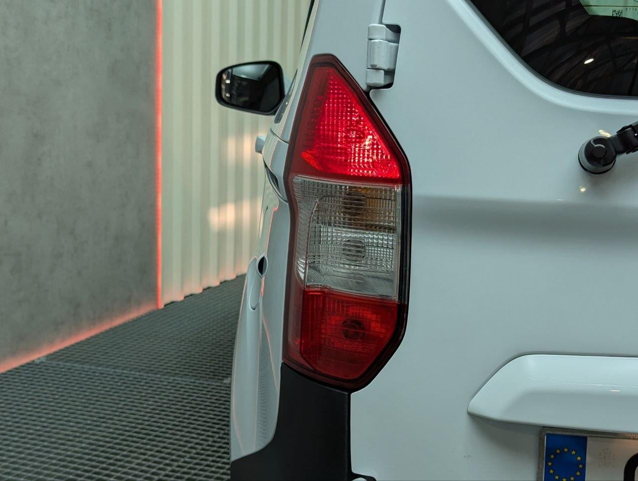 FORD TRANSIT COURIER COMBI TREND 1.5 TDCI 100CV 15 