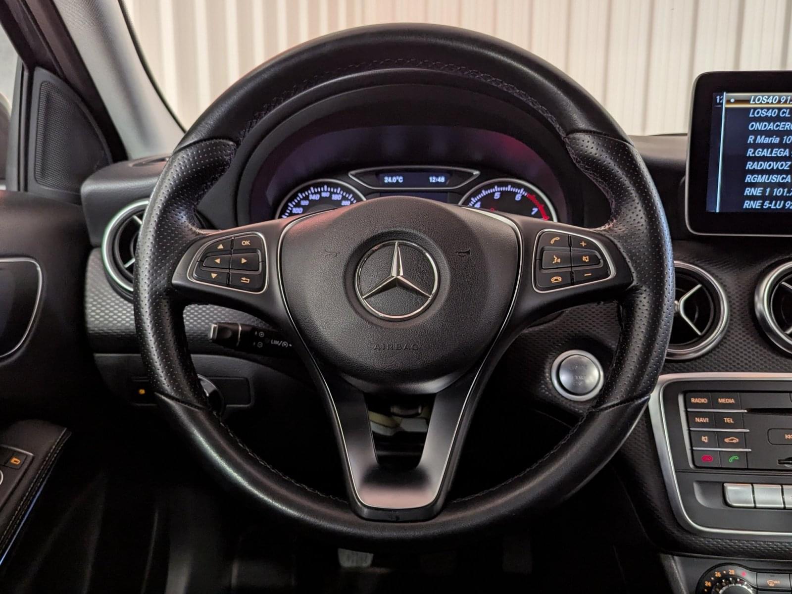 MERCEDES CLASE A A180 SPORT EDITION AMG 122CV 23 