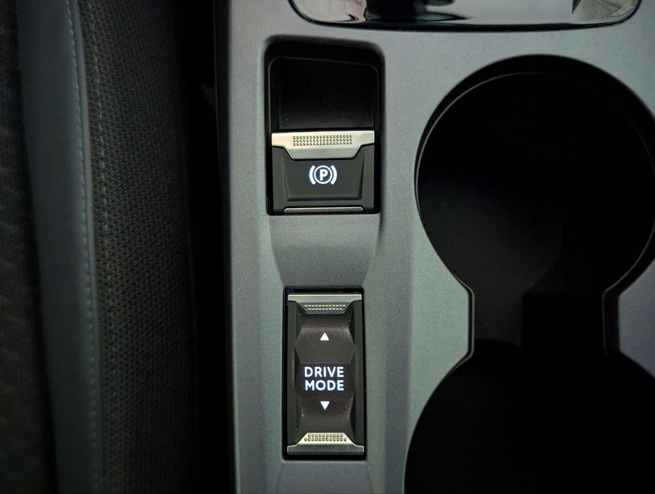 PEUGEOT E-2008 ELECTRICO ALLURE PACK 136CV 31