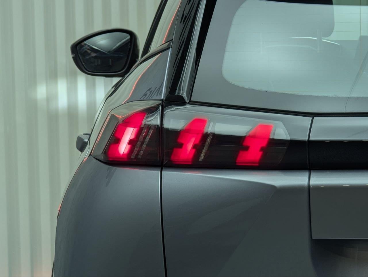 PEUGEOT E-2008 ELECTRICO ALLURE PACK 136CV 15