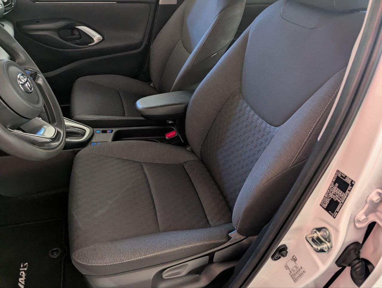 TOYOTA YARIS HIBRIDO 120H E-CVT 5P BUSINESS PLUS 21