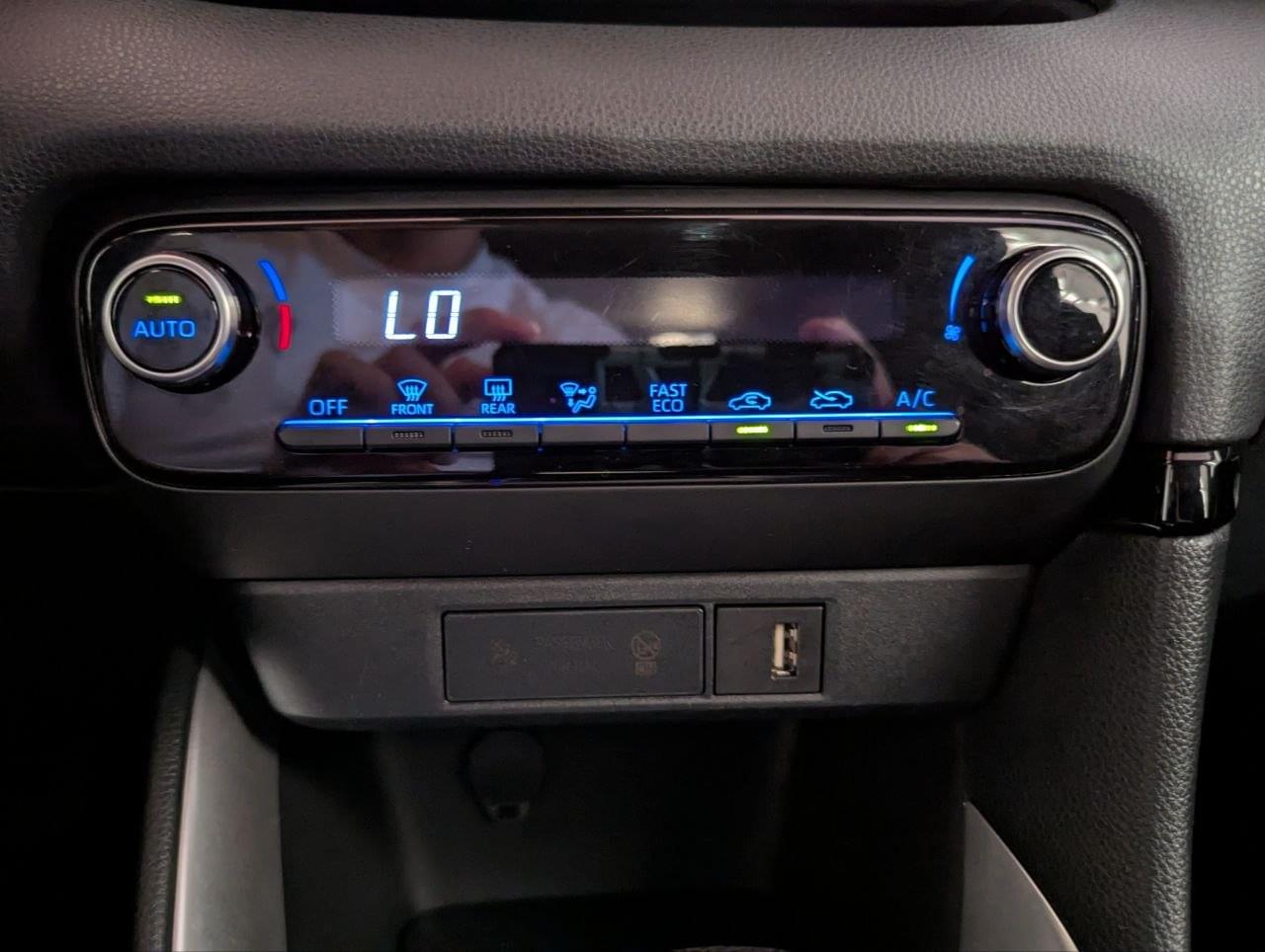 TOYOTA YARIS HIBRIDO 120H E-CVT 5P BUSINESS PLUS 28