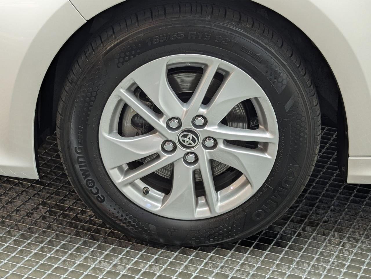 TOYOTA YARIS HIBRIDO 120H E-CVT 5P BUSINESS PLUS 9