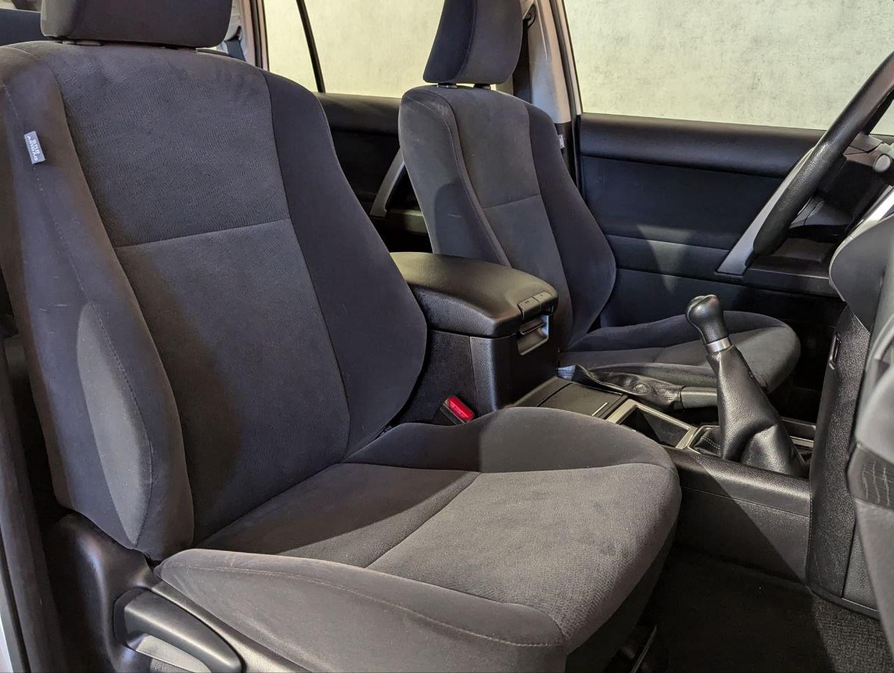 TOYOTA LAND CRUISER 2.8 D-4D 7PL GX 177CV 24 