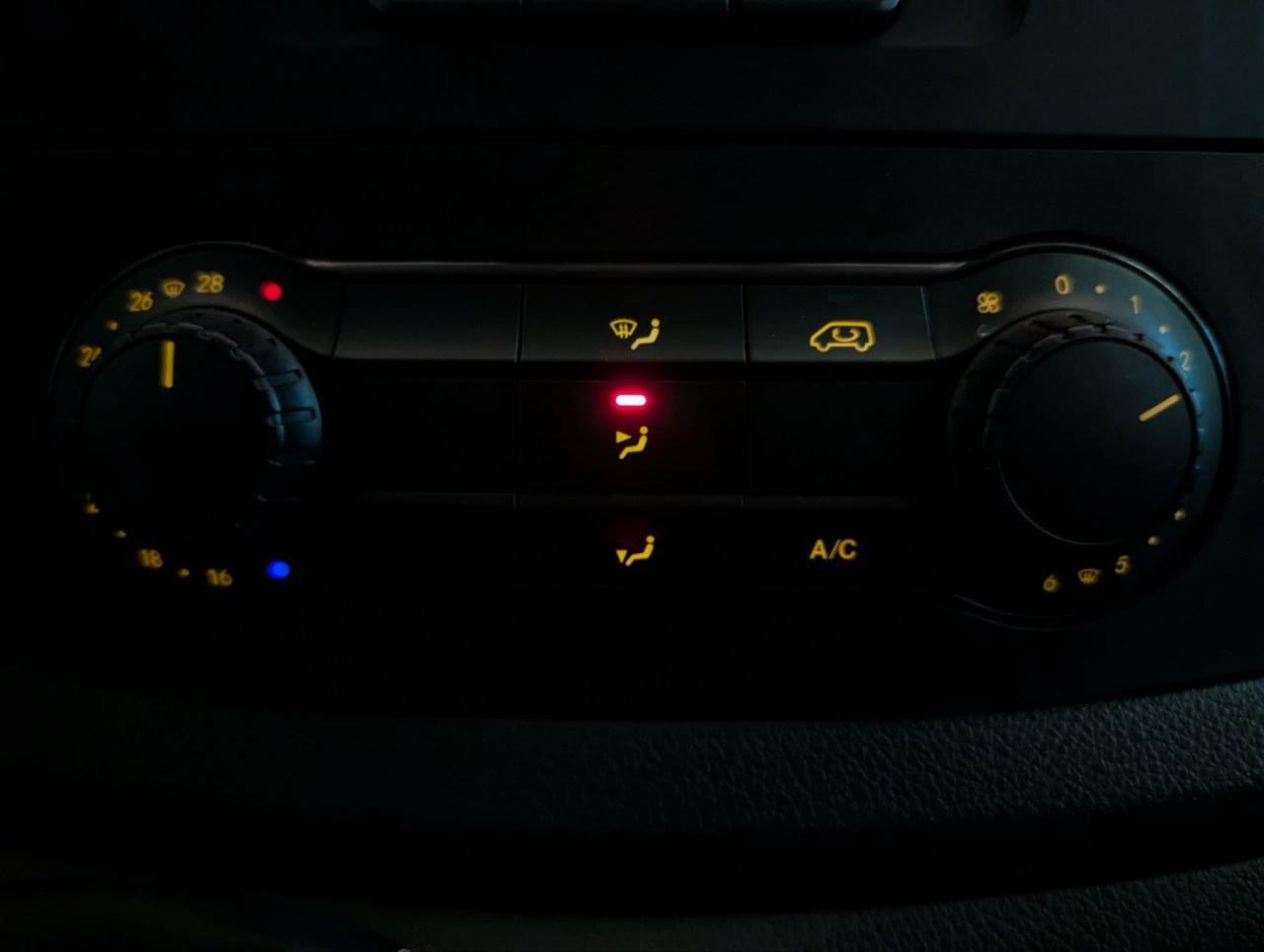 MERCEDES VITO FURGON 110CDI L2H1 102CV 26 