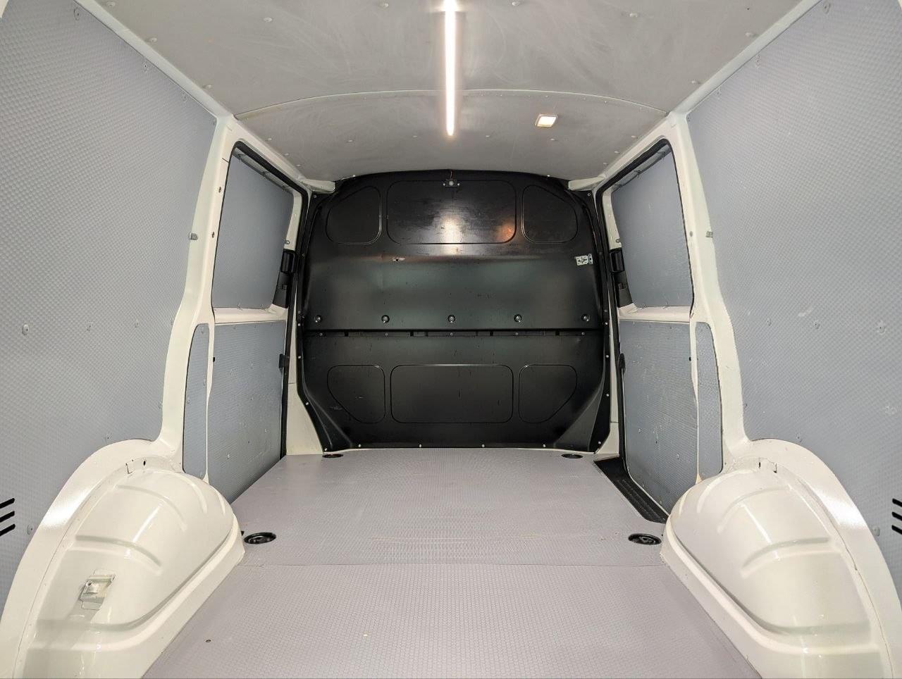 VOLKSWAGEN TRANSPORTER FURGON 2.0 TDI 102CV L1H1 23 