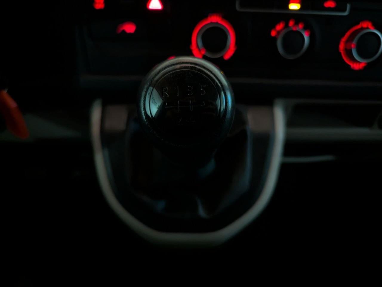 VOLKSWAGEN TRANSPORTER FURGON 2.0 TDI 102CV L1H1 25 