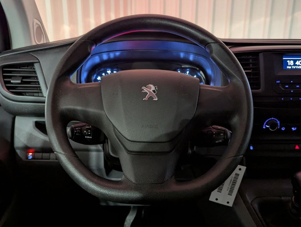 PEUGEOT EXPERT BlUEHDI 120CV 9 PLAZAS 26 