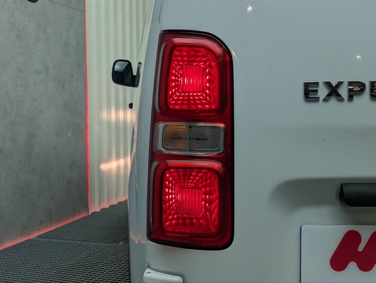 PEUGEOT EXPERT BlUEHDI 120CV 9 PLAZAS 16 