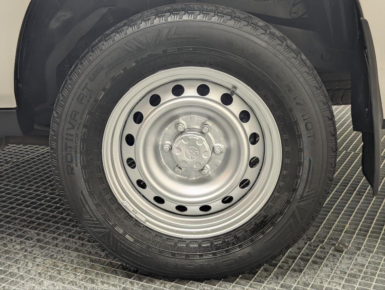 TOYOTA LAND CRUISER 2.8 D-4D 5PL GX 177CV 10 