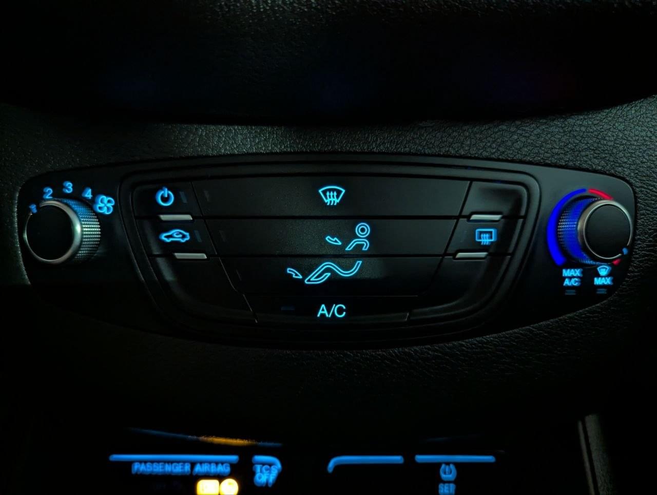 FORD TOURNEO COURIER 1.5 TDCI 75CV AMBIENTE 28 