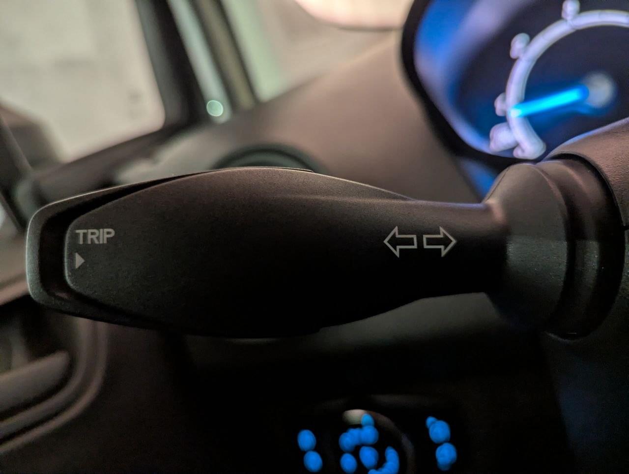 FORD TOURNEO COURIER 1.5 TDCI 75CV AMBIENTE 32 