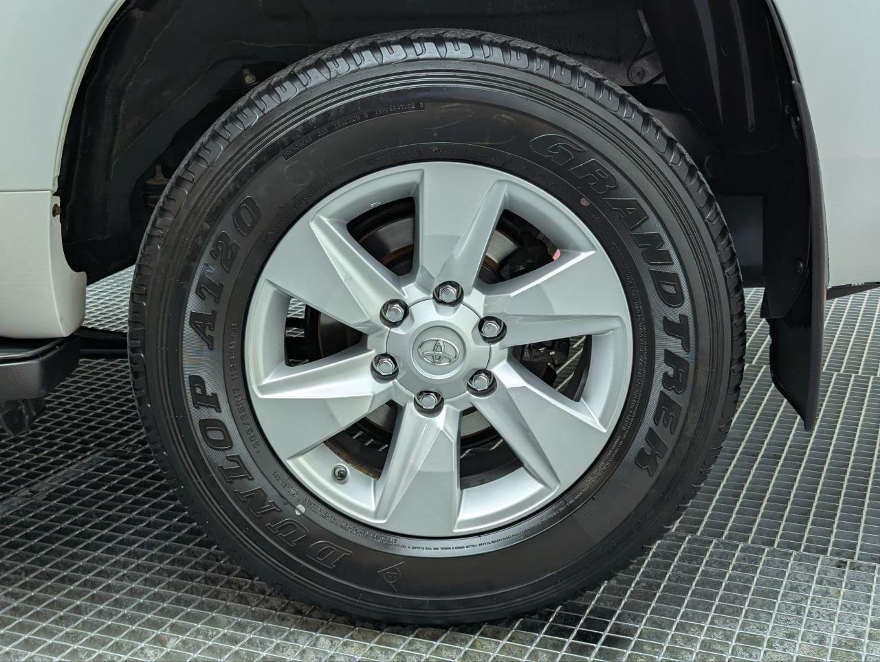 TOYOTA LAND CRUISER 2.8 D-4D 3P VX 204CV 10