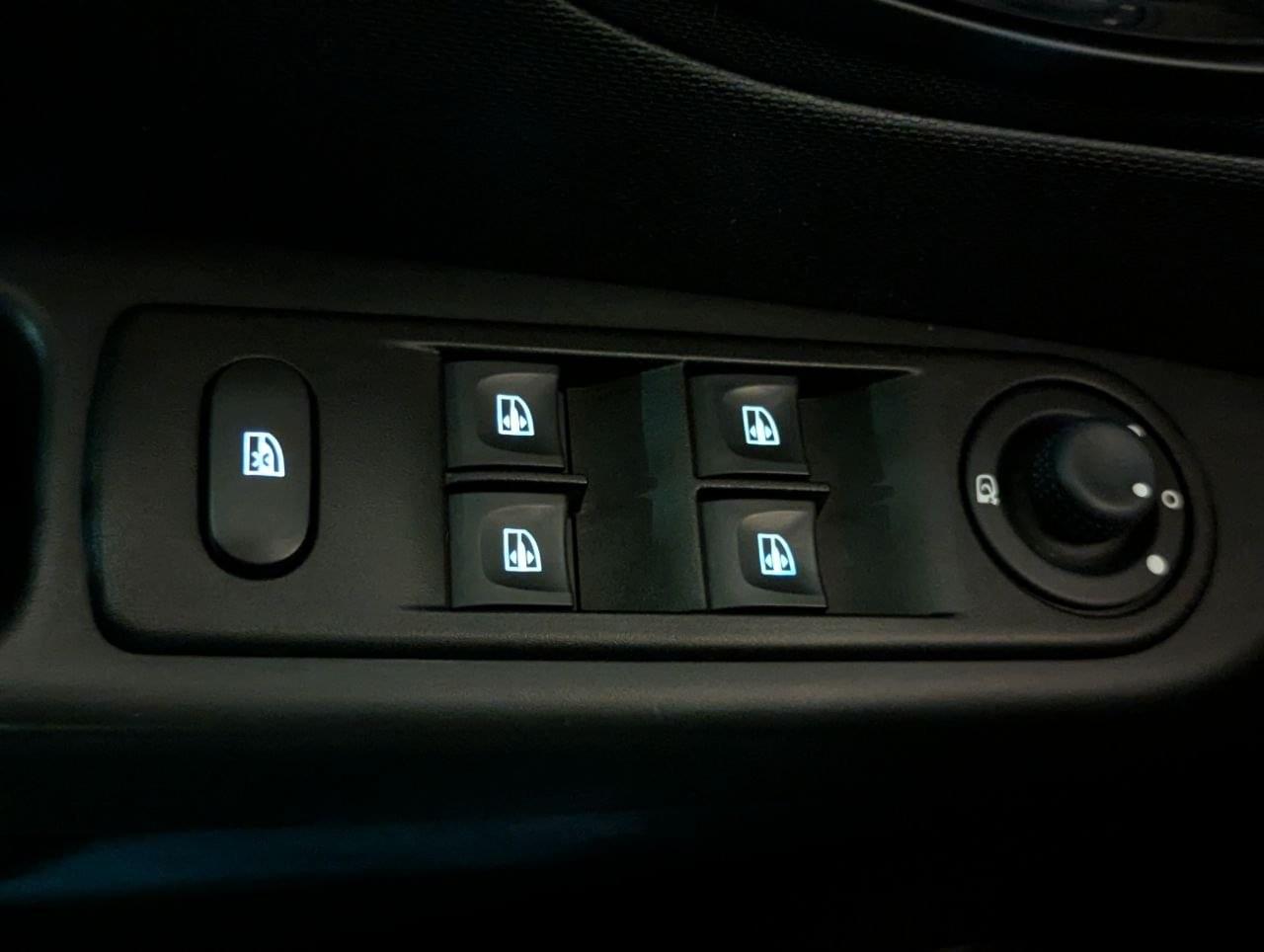 RENAULT CAPTUR 1.2TCE 120CV 38