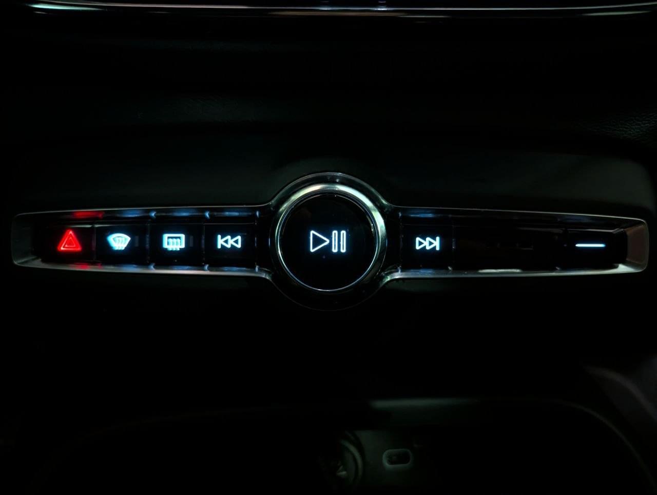 VOLVO XC40 B3 G CORE AUTO 163CV 27 