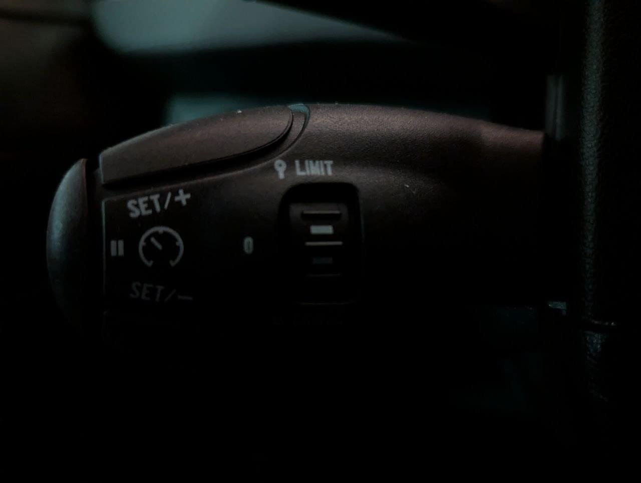 PEUGEOT 2008 ALLURE BLUEHDI 1.6 120CV 37 