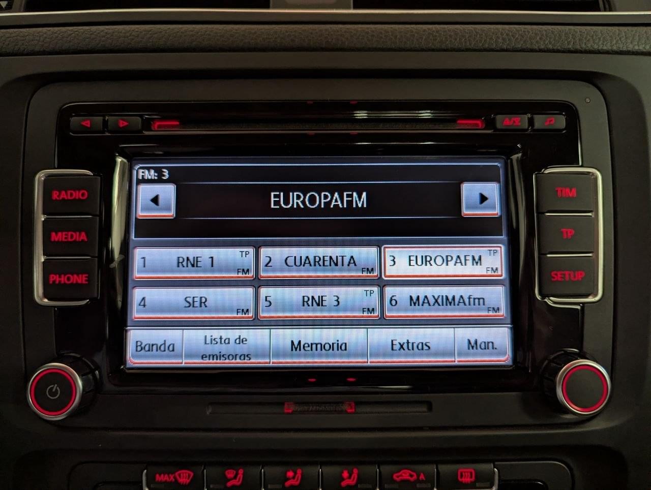 VOLKSWAGEN JETTA 2.0 TDI 140CV SPORT 28