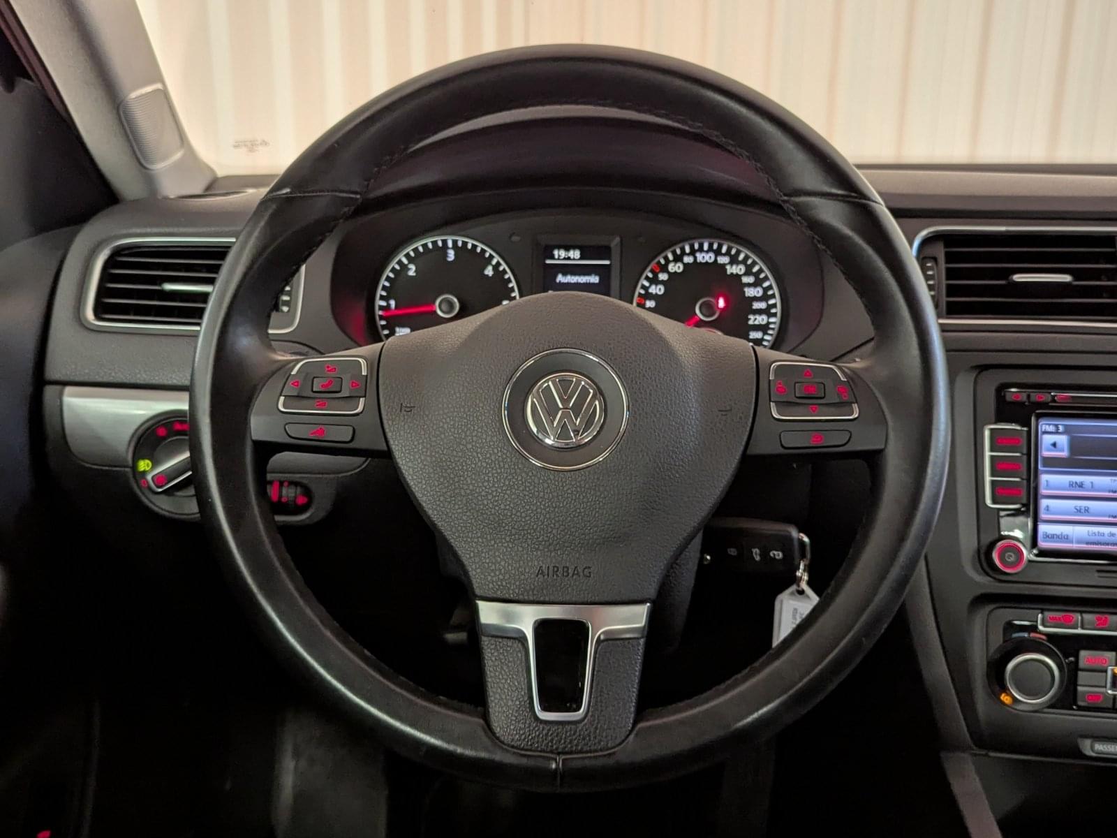 VOLKSWAGEN JETTA 2.0 TDI 140CV SPORT 23