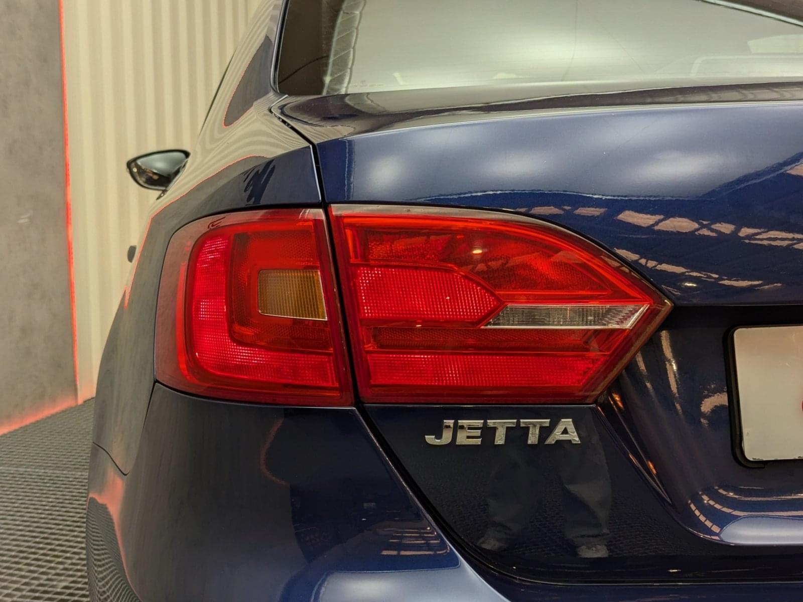 VOLKSWAGEN JETTA 2.0 TDI 140CV SPORT 16