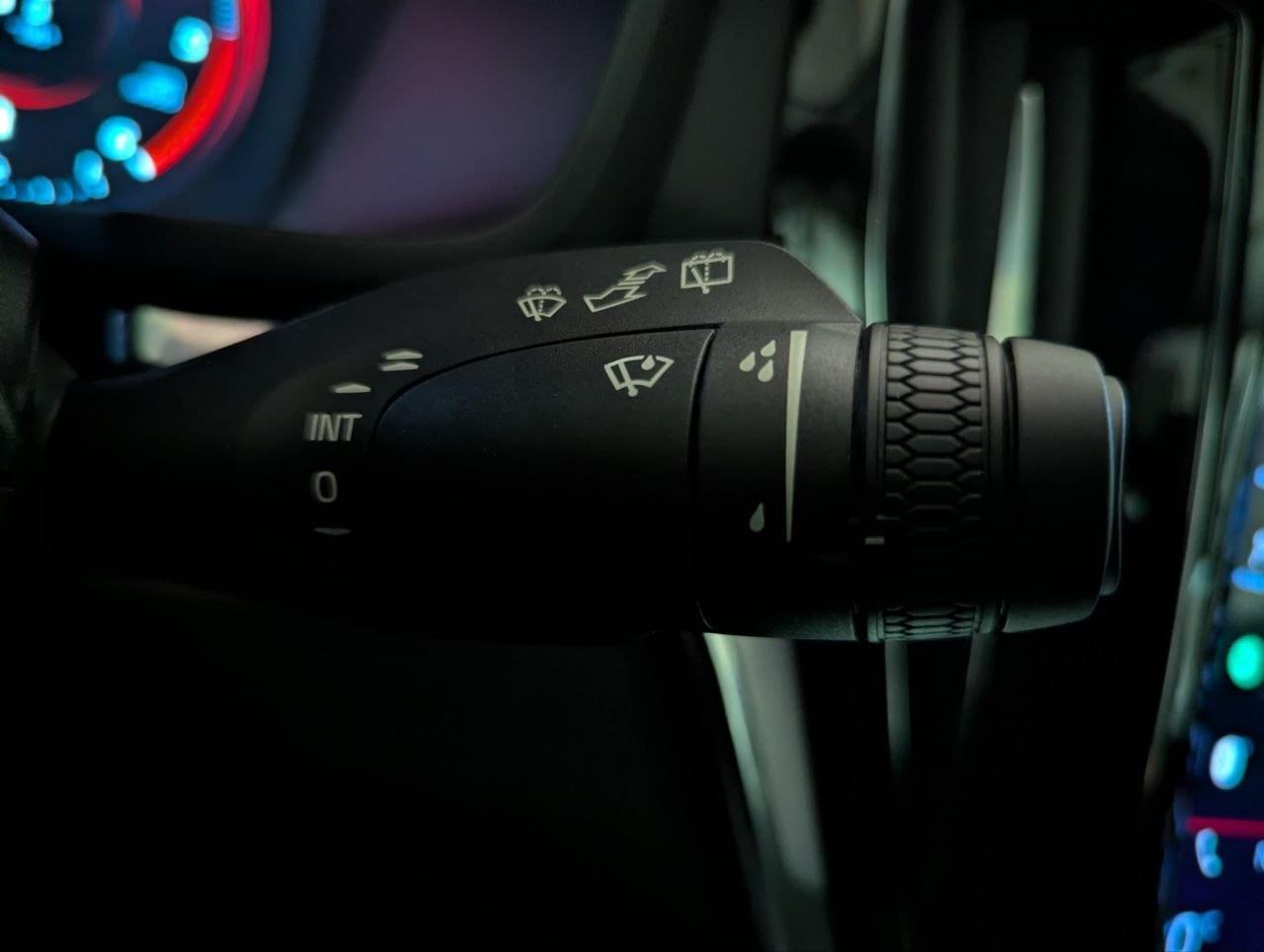 VOLVO V60 2.0 B4 (D) MOMENTUM PRO AUTO 40 