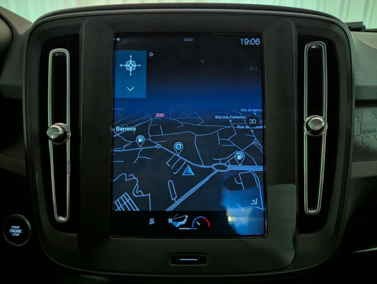 VOLVO XC40 D3 2.0 150CV MOMENTUM 29 