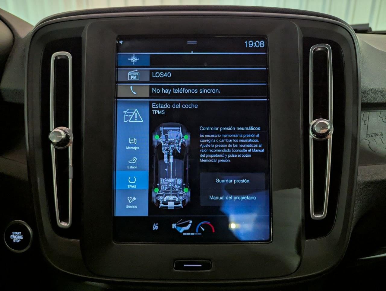 VOLVO XC40 D3 2.0 150CV MOMENTUM 34 