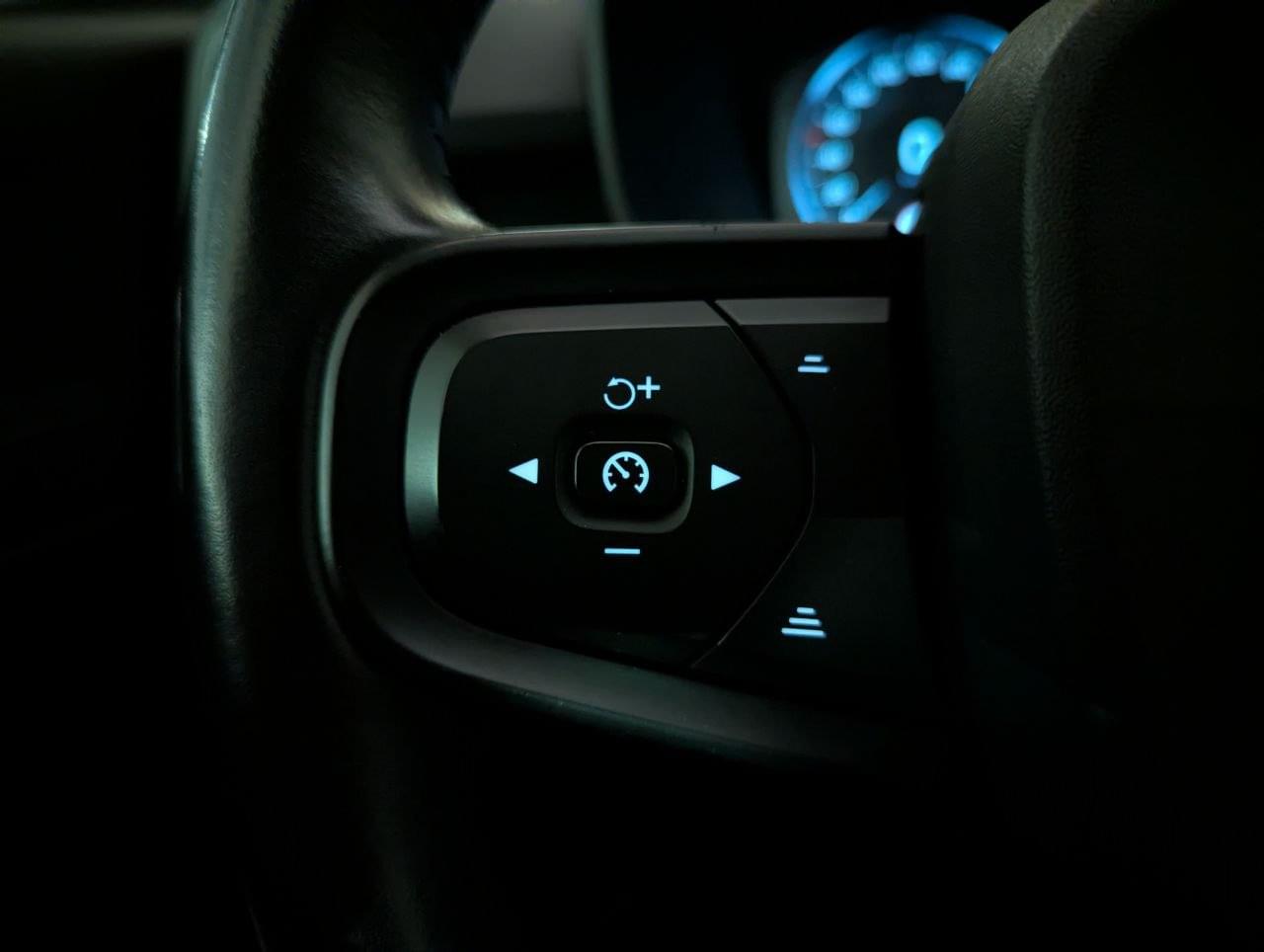 VOLVO XC40 D3 2.0 150CV MOMENTUM 36 