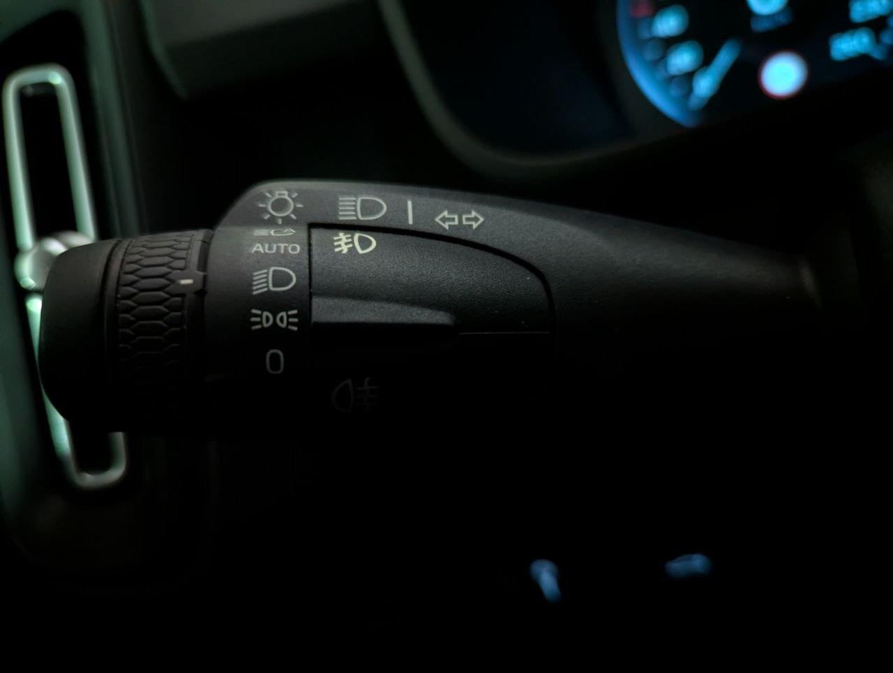 VOLVO XC40 D3 2.0 150CV MOMENTUM 38 