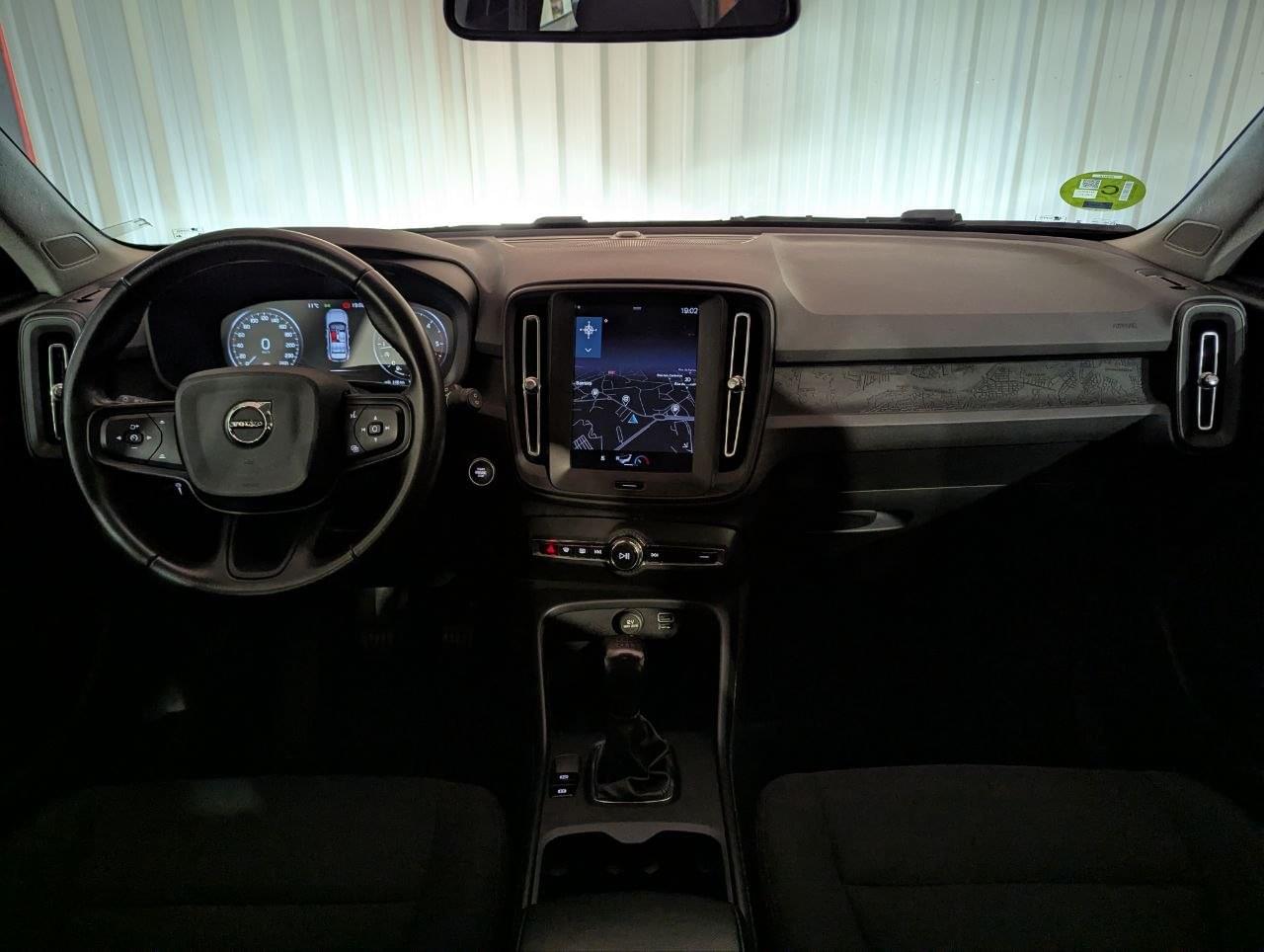 VOLVO XC40 D3 2.0 150CV MOMENTUM 22 