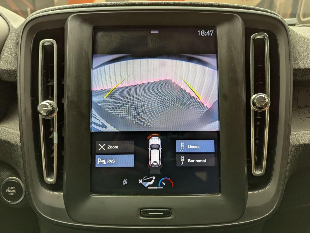 VOLVO XC40 D3 2.0 150CV MOMENTUM 27 