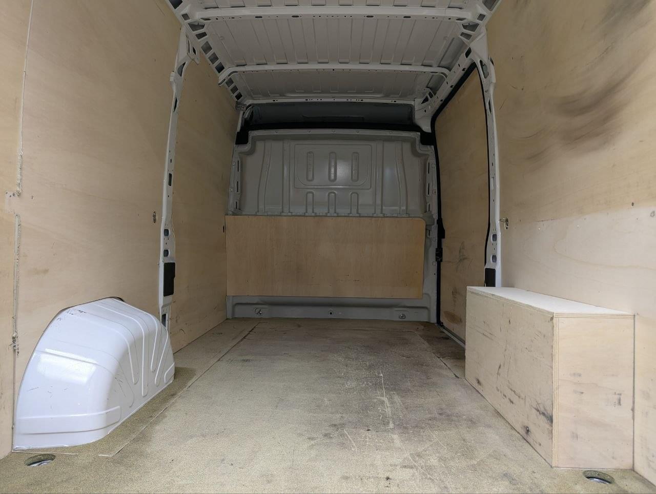 PEUGEOT BOXER FURGON 2.2 BLUE HDI 140 335 L2H2 PREMIUM 23 