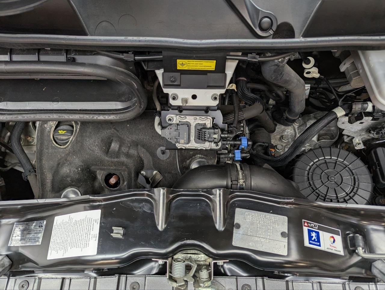 PEUGEOT BOXER FURGON 2.2 BLUE HDI 140 335 L2H2 PREMIUM 11 