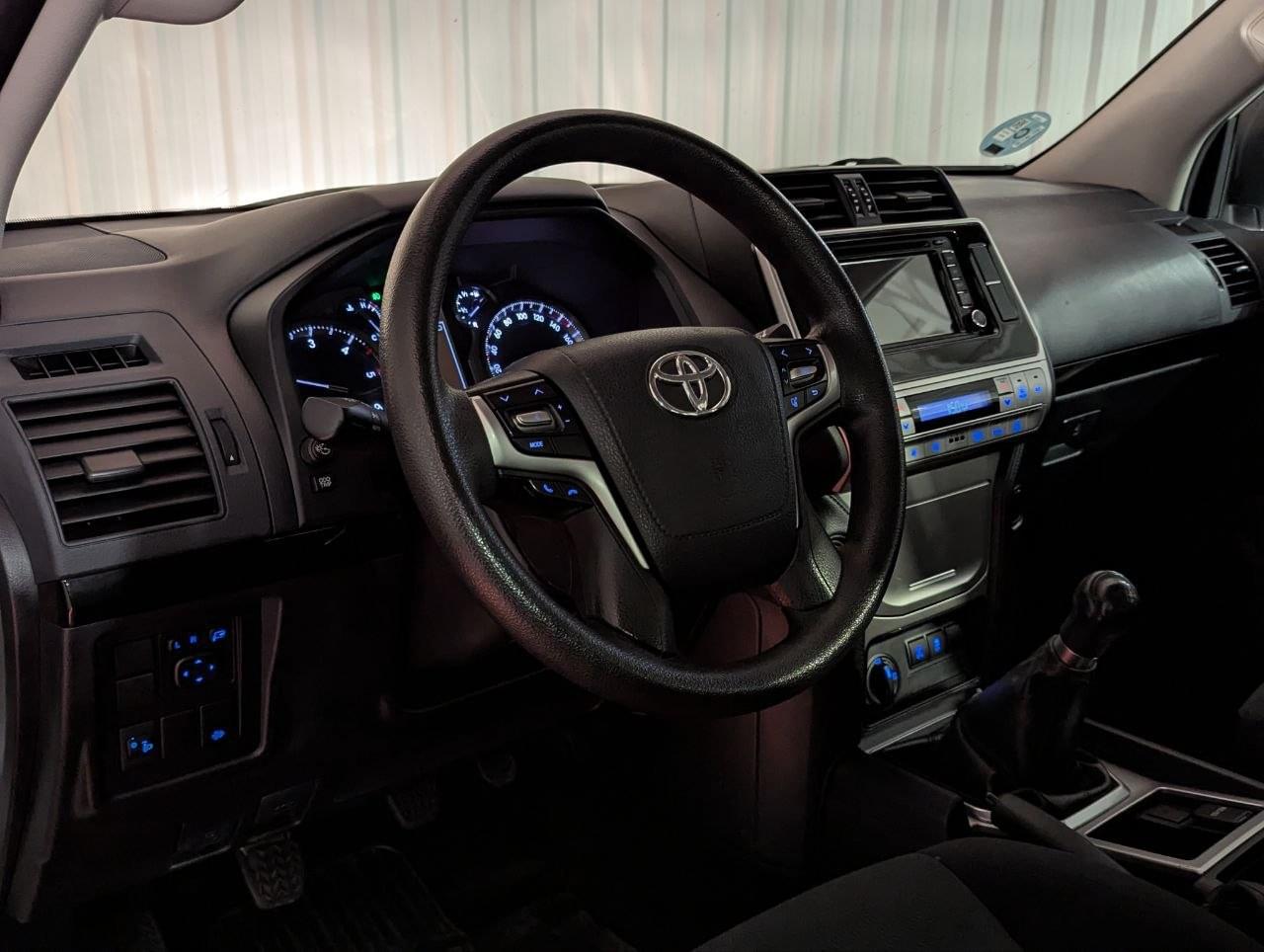 TOYOTA LAND CRUISER 2.8 D4D GX 7 PL 204CV 21 