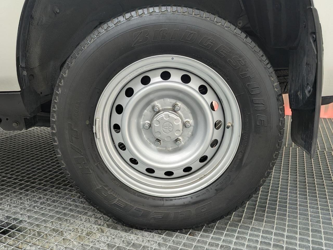 TOYOTA LAND CRUISER 2.8 D4D GX 7 PL 204CV 10 