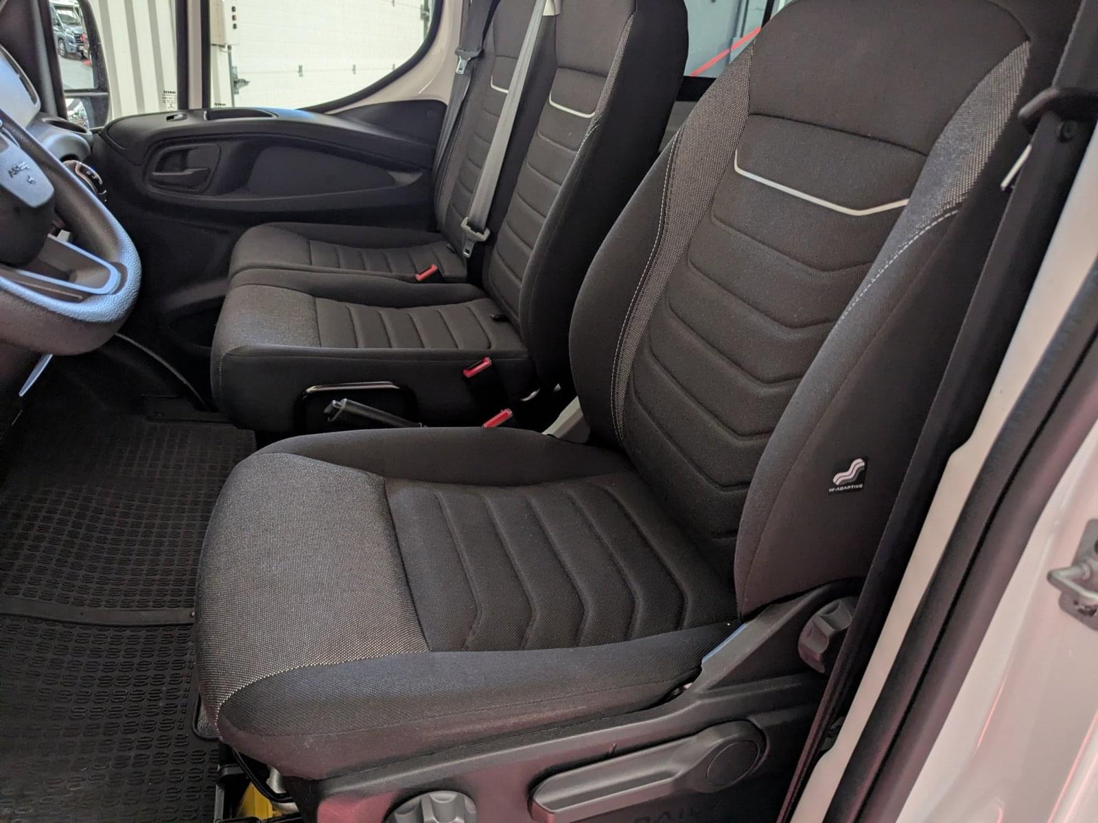 IVECO DAILY COMBI 35S16 2.3 156CV 6 PLAZAS L4 H2 18 