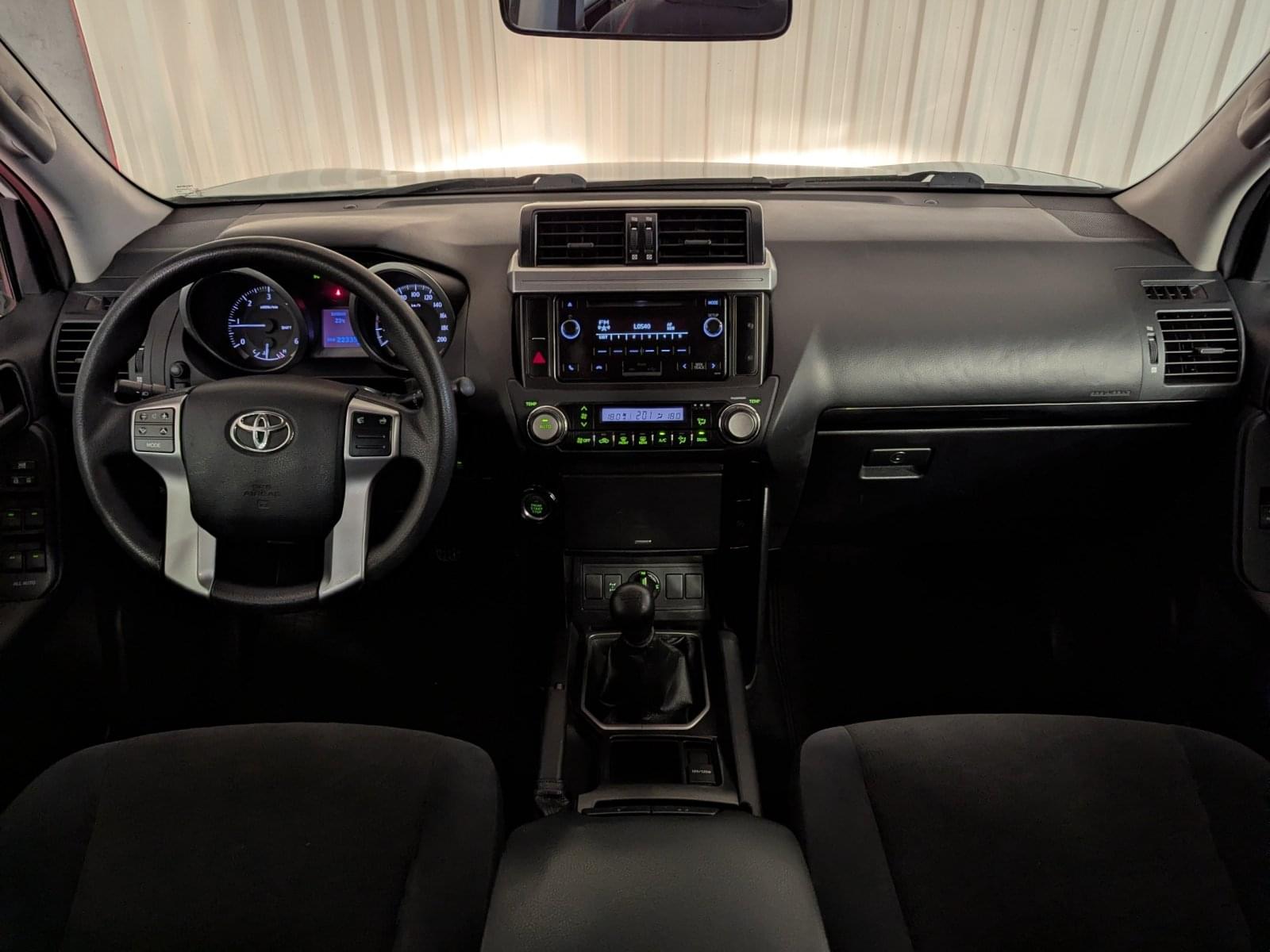 TOYOTA LAND CRUISER 2.8 D-4D 7P GX 177CV 23